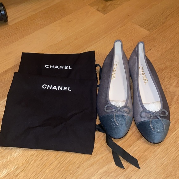Authentic Brand New Chanel Velvet Ballet Flats - Picture 5 of 7